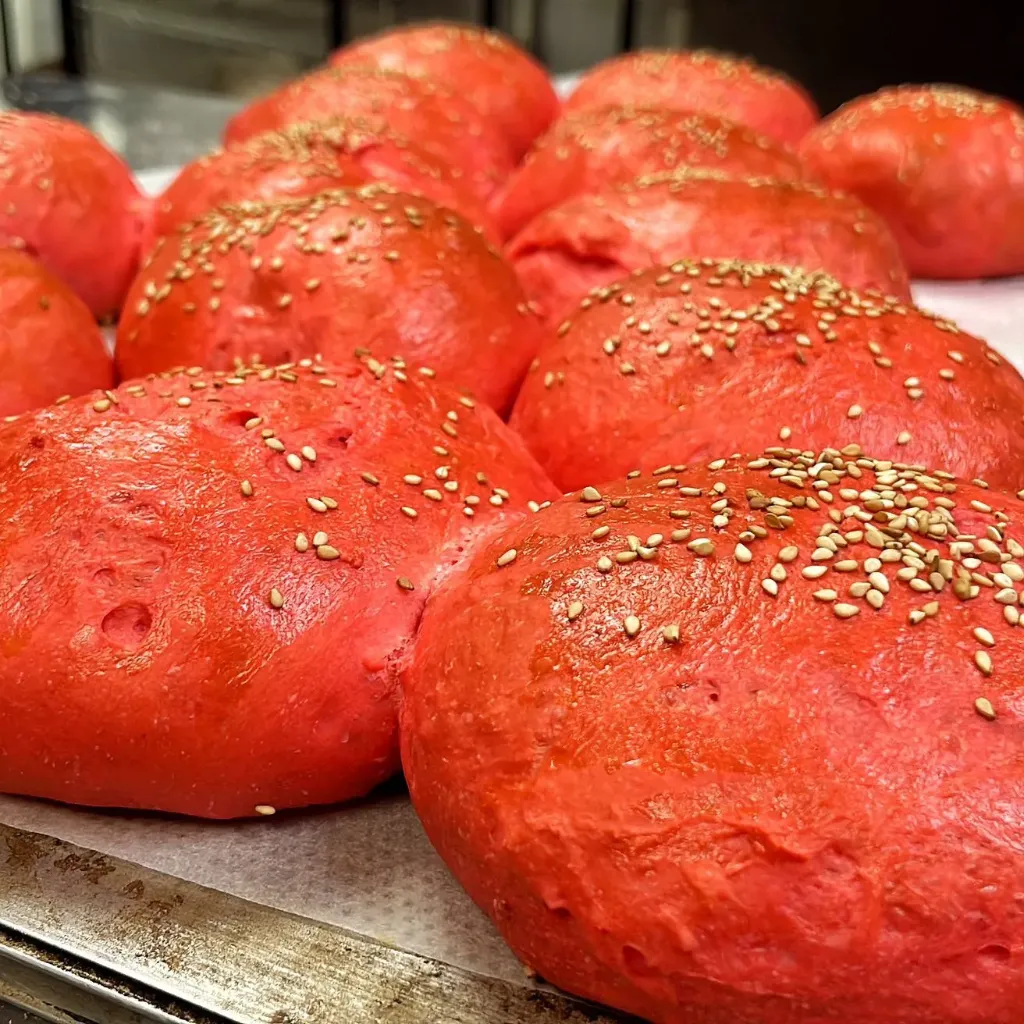 Hamburger bun - Red - 80g